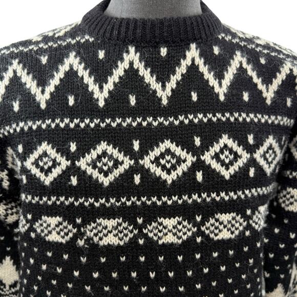 Sweater - Picture 1 of 8